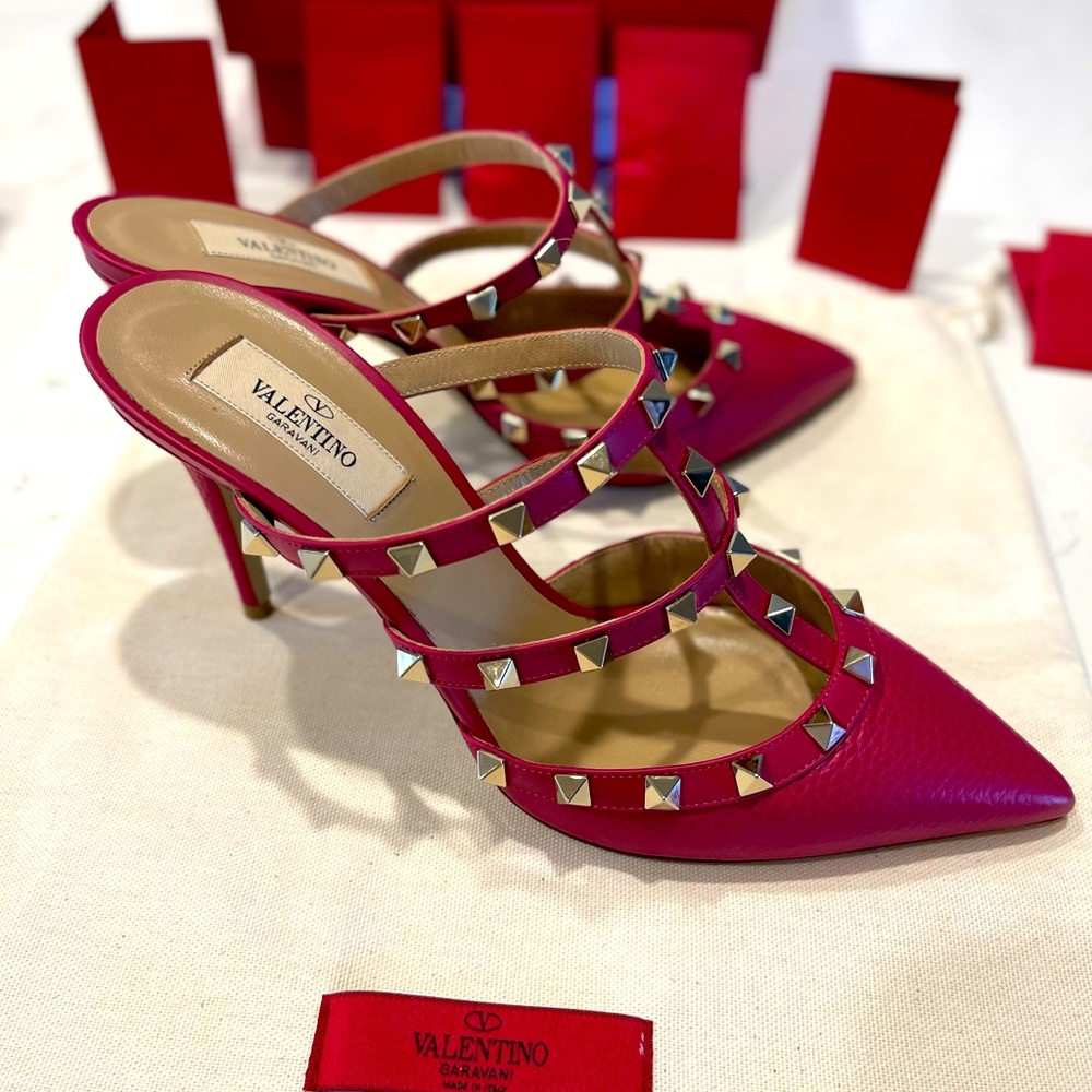 Valentino Garavani - Rasberry Pink Size 38.5